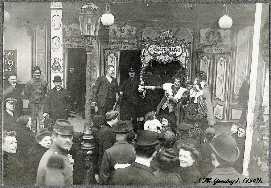 LA PARADE DU CINEMATOGRAPHE, la Foire aux Pains d'épices, Place de la Nation. PH&hellip;