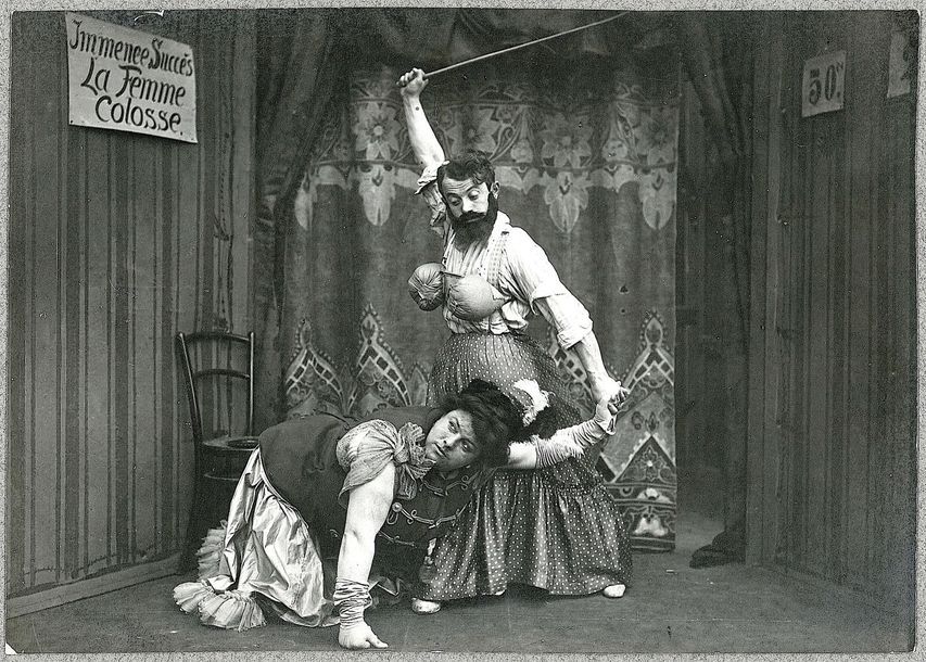 L'AMOUREUX DE LA FEMME COLOSSE, Pathé-Frères. PHOTOGRAPHIE D'EMILE PIERRE, 1909.&hellip;