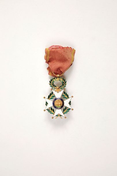 Ordre de Saint-Ferdinand, croix de chevalier lauré en or et émail, la couronne d&hellip;