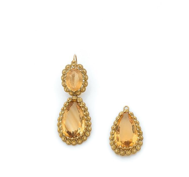 Pendant d'oreille Pendant d'oreille 

en or 18K (750) orné d'une citrine ovale e&hellip;