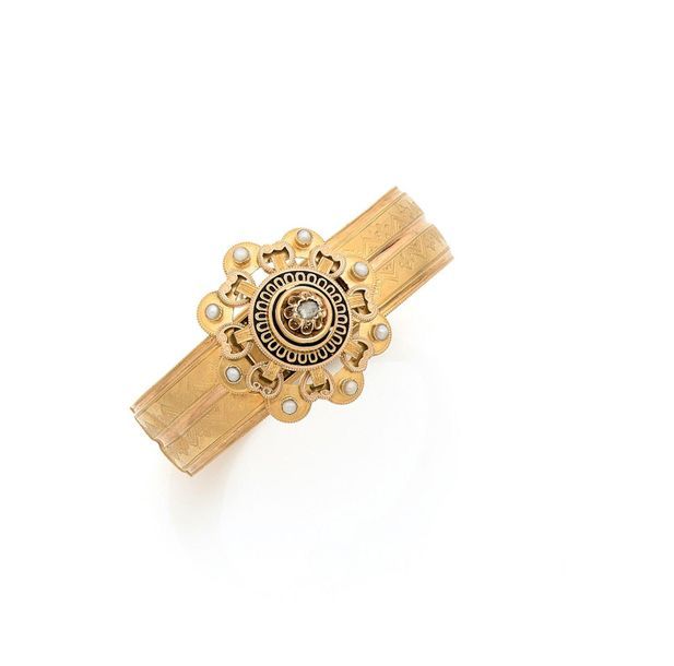 BRACELET LARGE Wide Bracelet 

in 18K (750) gold engraved with a frieze of geome&hellip;