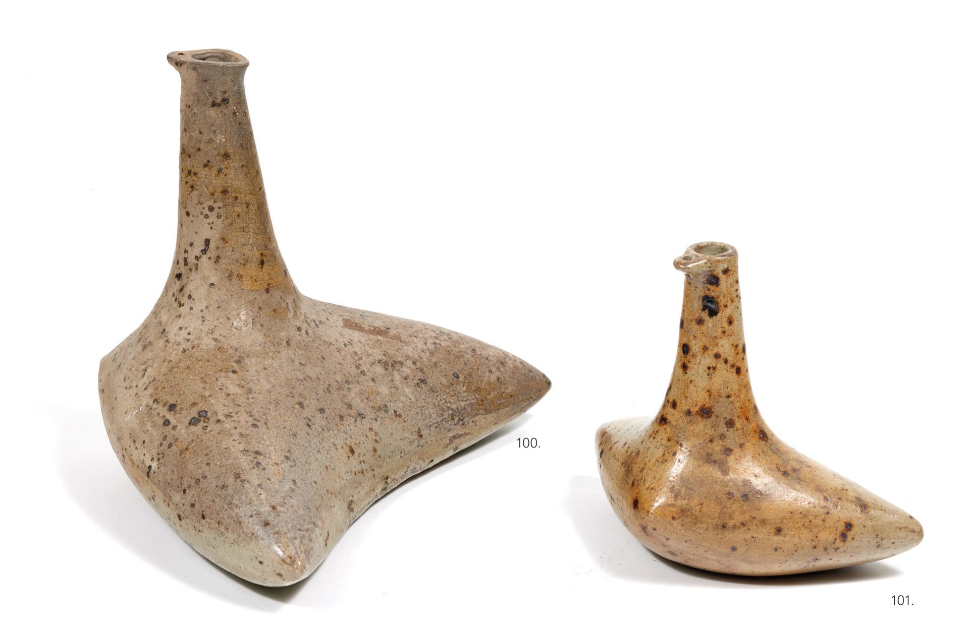 Elisabeth JOULIA (1925-2003) 伊丽莎白-朱利亚(1925-2003)

花瓶 "鸟"，造型为盐渍石器。

长30厘米，高24厘米。
&hellip;
