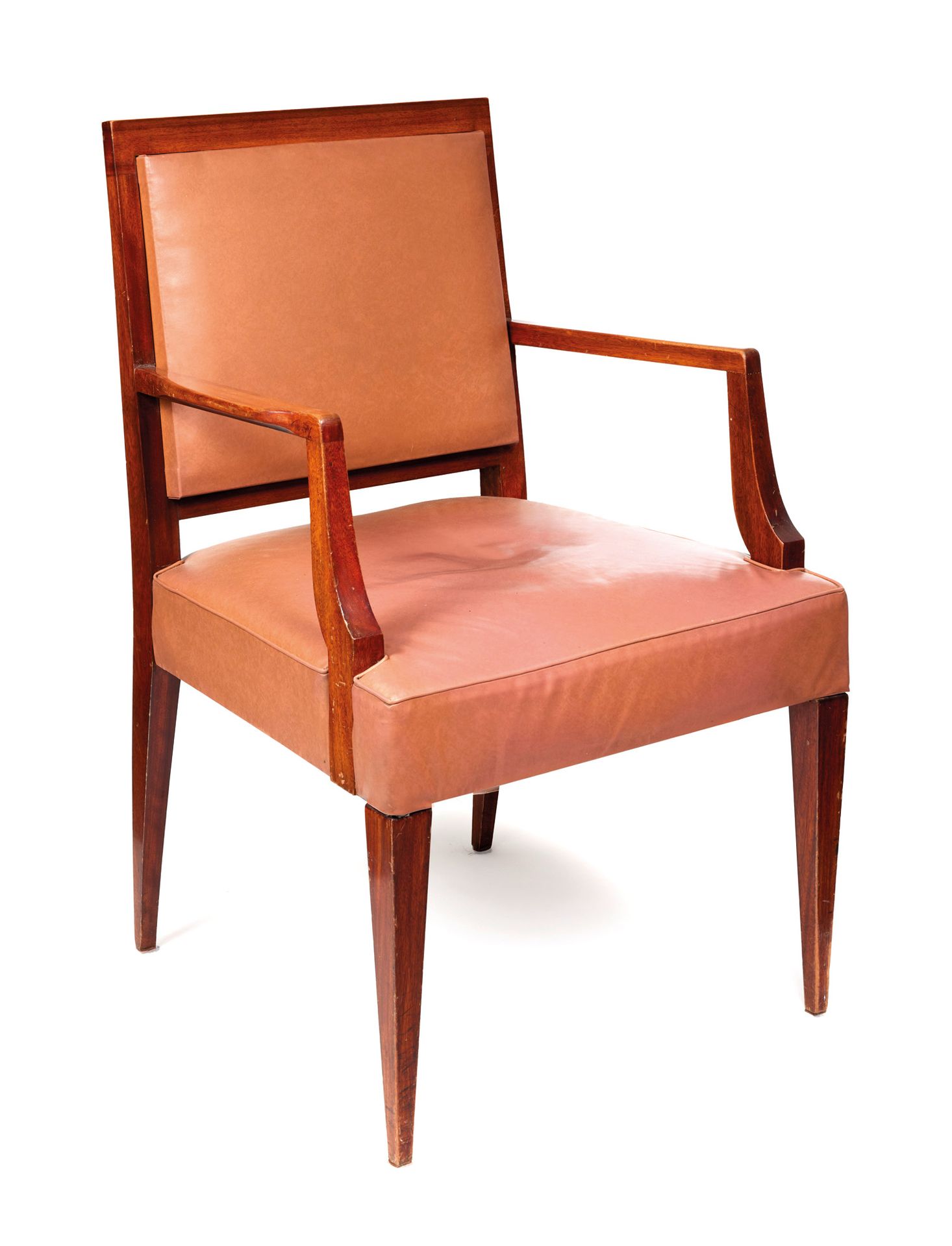 JACQUES ADNET (1901-1984) (dans le goût) JACQUES ADNET (1901-1984)（风格）。

扶手椅，清漆橡&hellip;