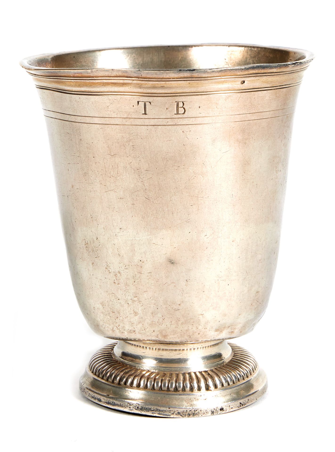 TIMBALE TULIPE EN ARGENT 银色的郁金香杯

作者：Rémy Giboux，巴黎，1734年

单一的基座上有一个椭圆形的边框，刻有首字母&hellip;