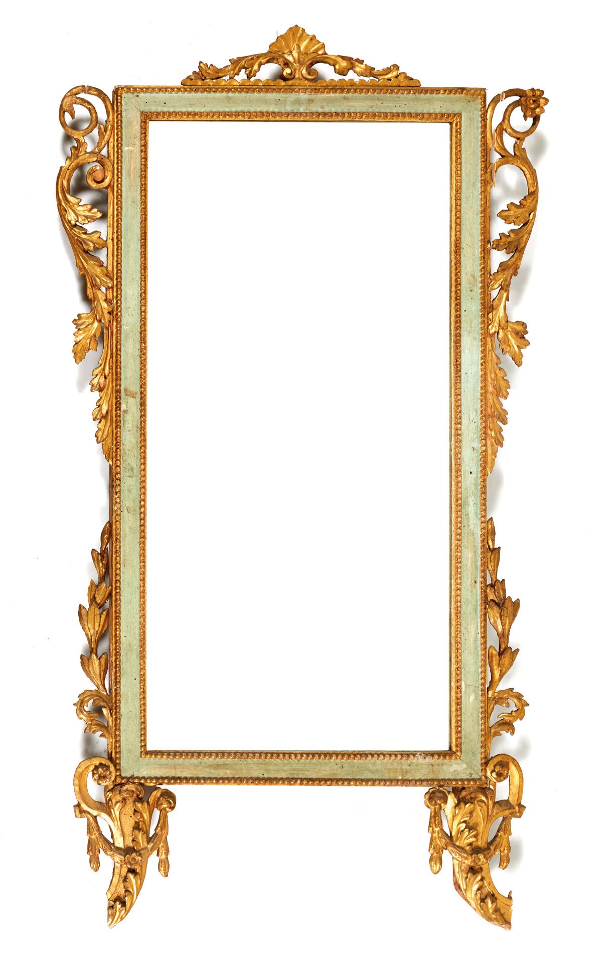 MIROIR 镜子

绿色和金色的漆木，装饰有叶子和珍珠楣。

18世纪下半叶

Fronton补充说

145 x 80 cm

(事故、破损和部件丢失)