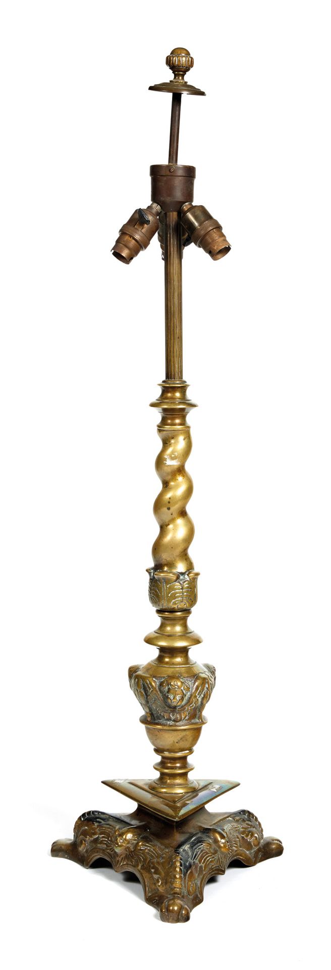 Pique-cierge Pique-cierge

en bronze doré, colonne torse et piétement triangulai&hellip;