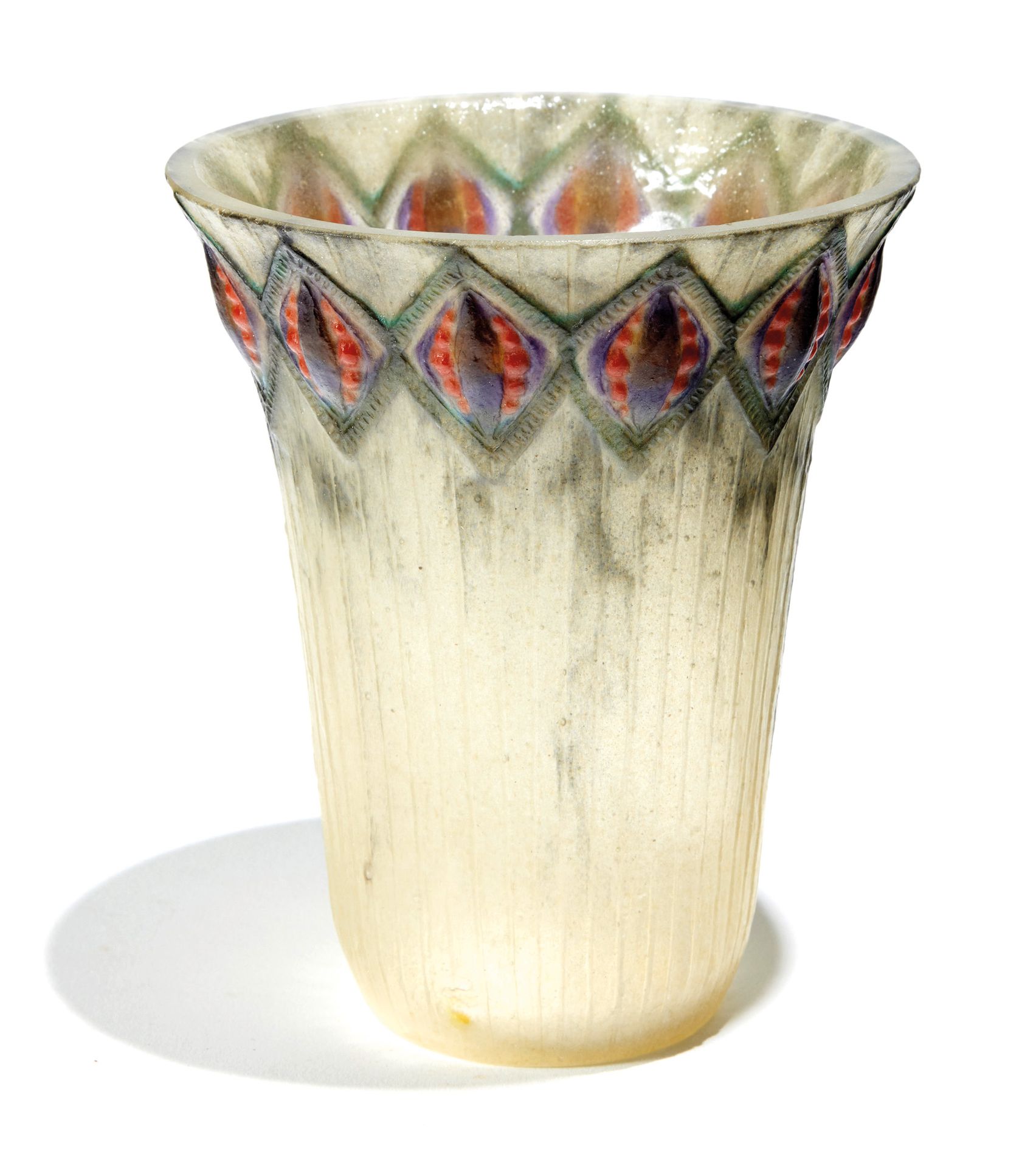 Gabriel ARGY-ROUSSEAU (1885-1953) 加布里埃尔-阿尔吉-卢梭(1885-1953)

喇叭形花瓶，颈部呈喇叭状，在半透明斑驳的背&hellip;