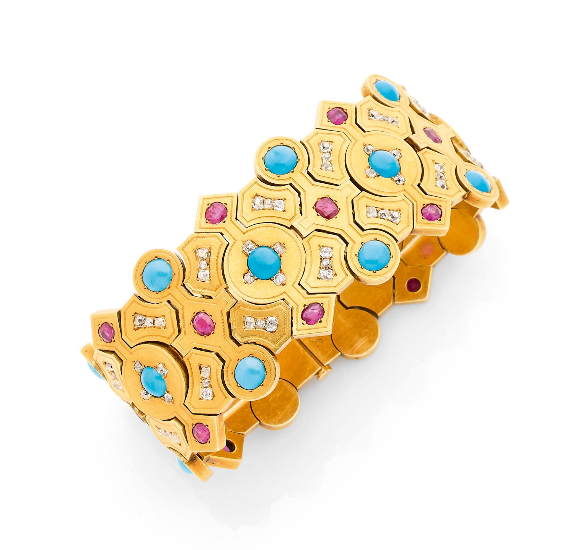 Bracelet ruban 丝带手镯 
18K（750）金丝带手镯，环环相扣的几何链节上镶嵌着凸圆形绿松石，两颗椭圆红宝石之间环绕着老式切割钻石，每条链节都在&hellip;