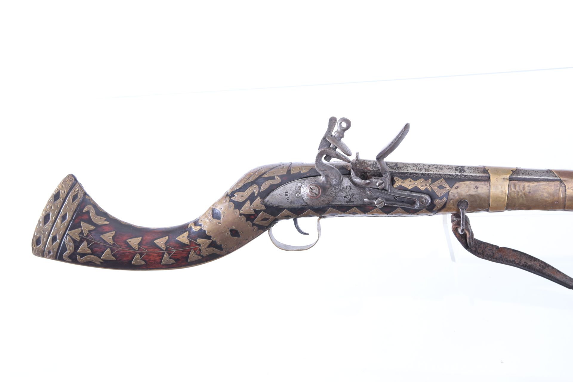 An Afghan Jezail flintlock Rifle, ca. 1850 Rifle de pedernal afgano Jezail, ca. &hellip;