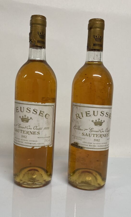 Null 2 Bottiglie CHÂTEAU RIEUSSEC 1982 C1 Sauternes (B.G- o meglio, da e.F.S a e&hellip;