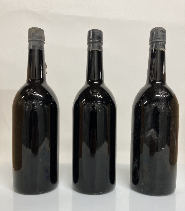 Null 3 bottiglie PORTO VINTAGE 1975 Warre (livelli nel collo; senza etichette; v&hellip;
