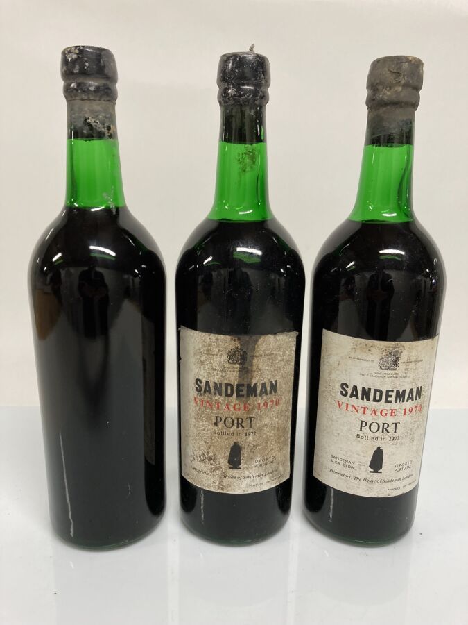 Null 3 Bottles PORTO VINTAGE 1970 Sandeman (H.E+ or better; 2 e.T.H to e.T.H str&hellip;