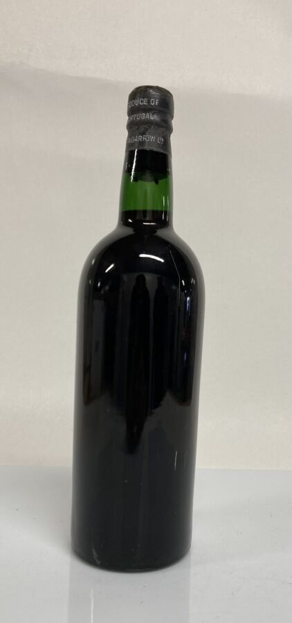Null 1 Flasche PORTO VINTAGE 1963 Graham (Füllstand im Flaschenhals; ohne Etiket&hellip;
