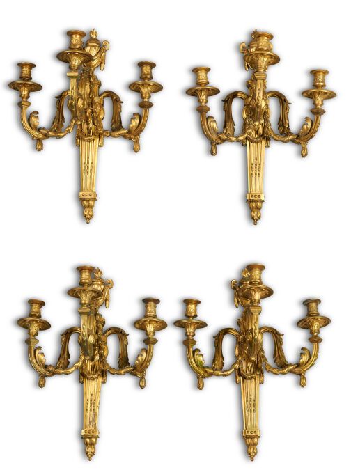 Null 根据Charles Delafosse的模型绘制

(1734-1789)

一套四个大型壁灯

有三条光的手臂

路易十六风格，约1800年。

非&hellip;