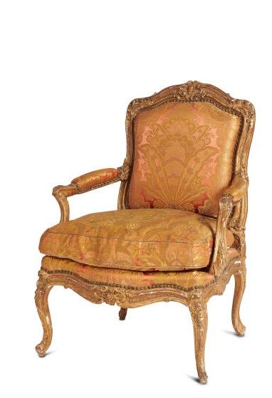 Null 重要的扶手椅与大号

巴黎的作品，大约在1730/1740年。

丰富的雕刻和镀金的榉木。

H.104厘米 宽77厘米 深62厘米

在后腰部和25&hellip;