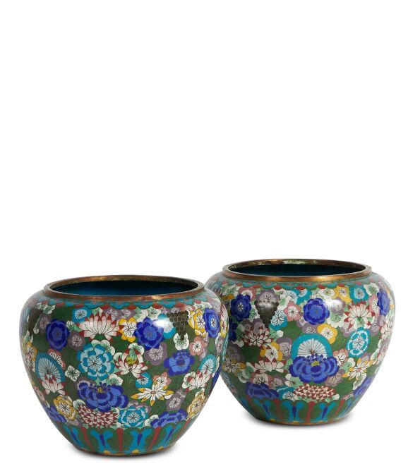 Null JAPAN - 20TH CENTURY

PAIR OF PLANTERS

In bronze and cloisonné enamels

po&hellip;