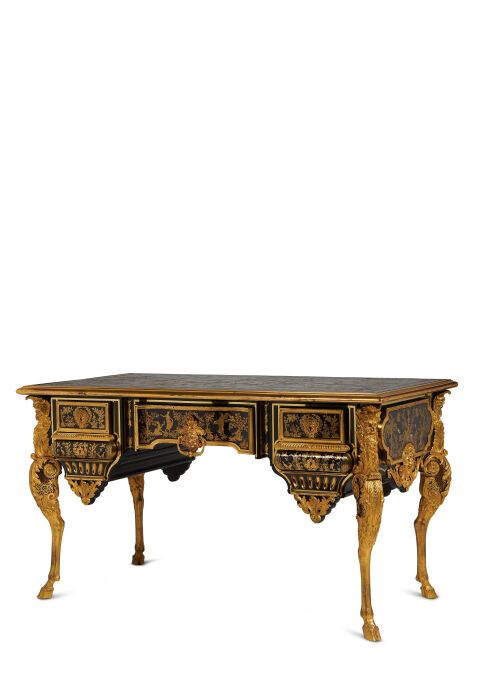 Null ~ * 镶嵌和青铜器的杰作

特殊的布勒镶嵌书桌

对保存在

在华莱士收藏馆和凡尔赛宫的作品

对应的Boulle镶嵌工艺和非常丰富的装饰

凿刻和&hellip;