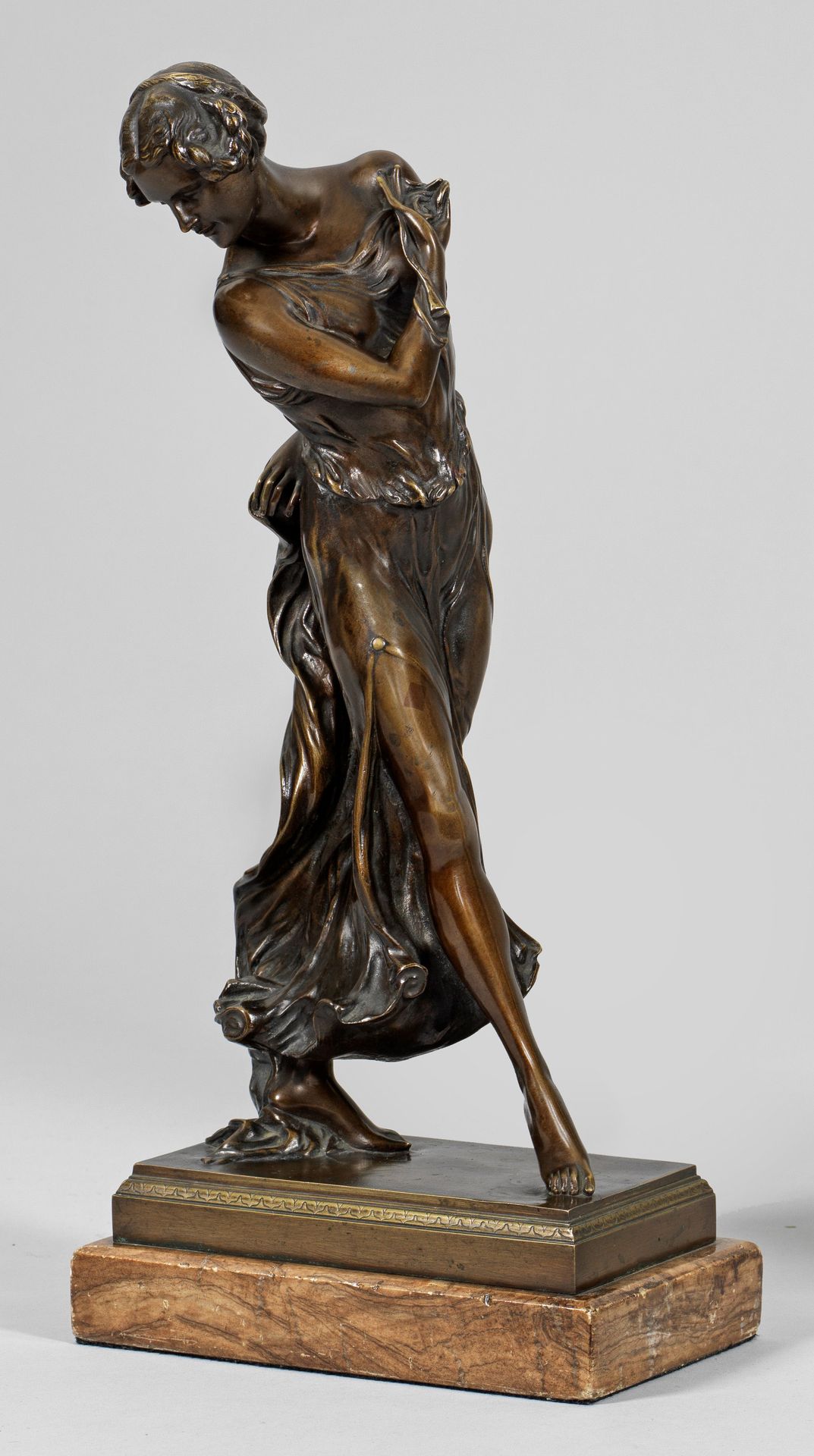 Null Sculpteur allemand de l'Art Nouveau (actif vers 1900)
Jeune danseuse marcha&hellip;