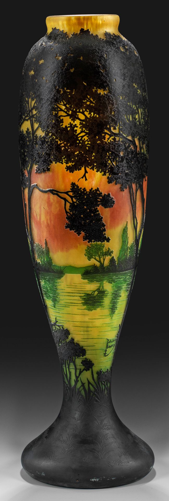 Null Vase décoratif monumental Art Nouveau avec paysage lacustre du soir de Daum&hellip;