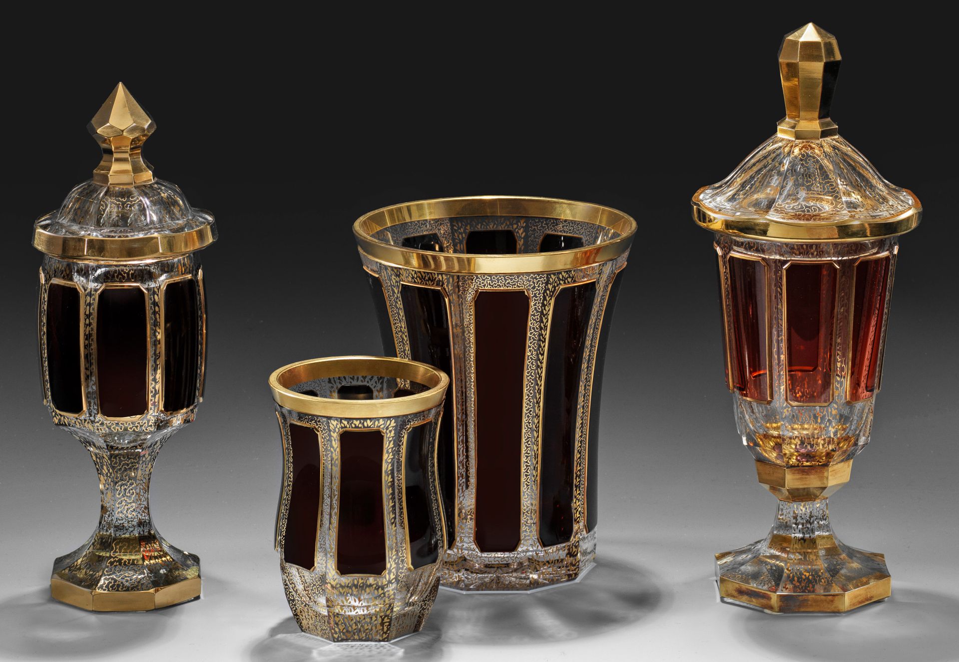 Null Deux coupes à couvercle et deux vases d'Egermann Verre en cristal incolore &hellip;