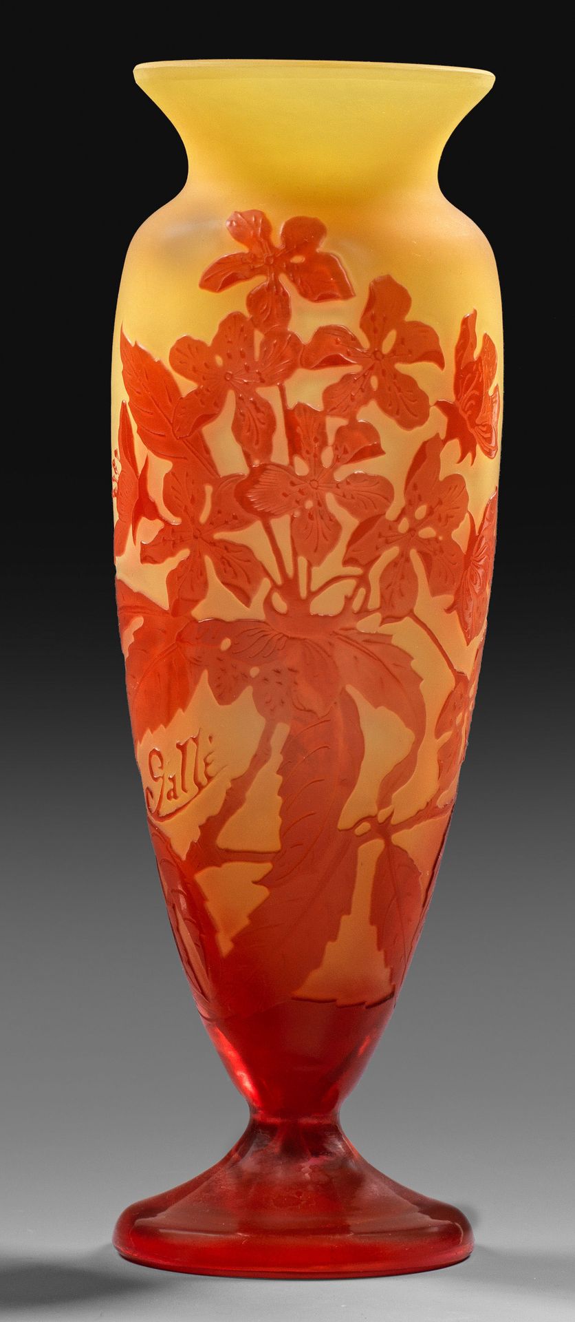 Null Vase décoratif en forme de balustre. Pied massif évasé en trompette, corps &hellip;