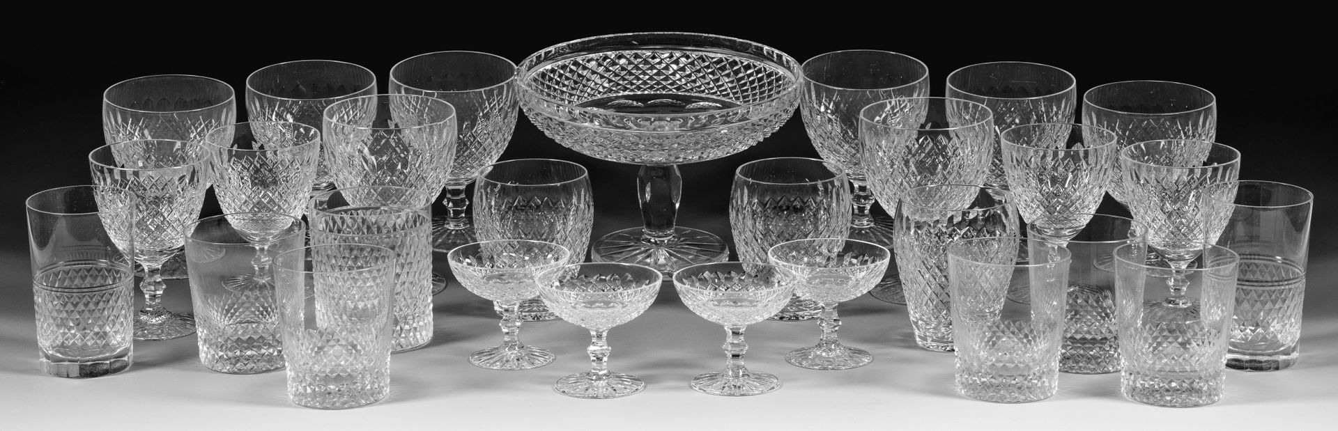 Null Saint-Louis glass service "Trianon" 28-piece; colorless crystal glass, cut.&hellip;