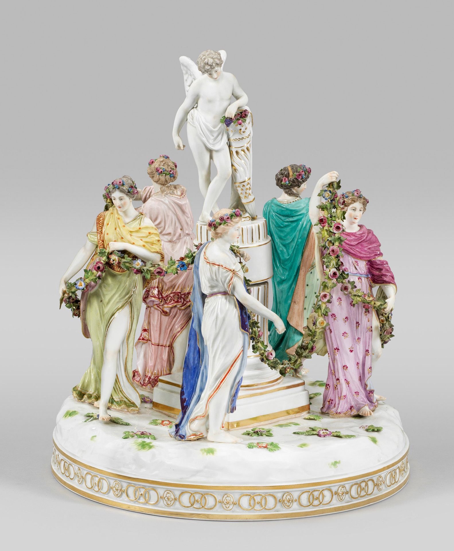 Null Grand et rare groupe de figures mythologiques de Meissen "Danse des Hores".&hellip;