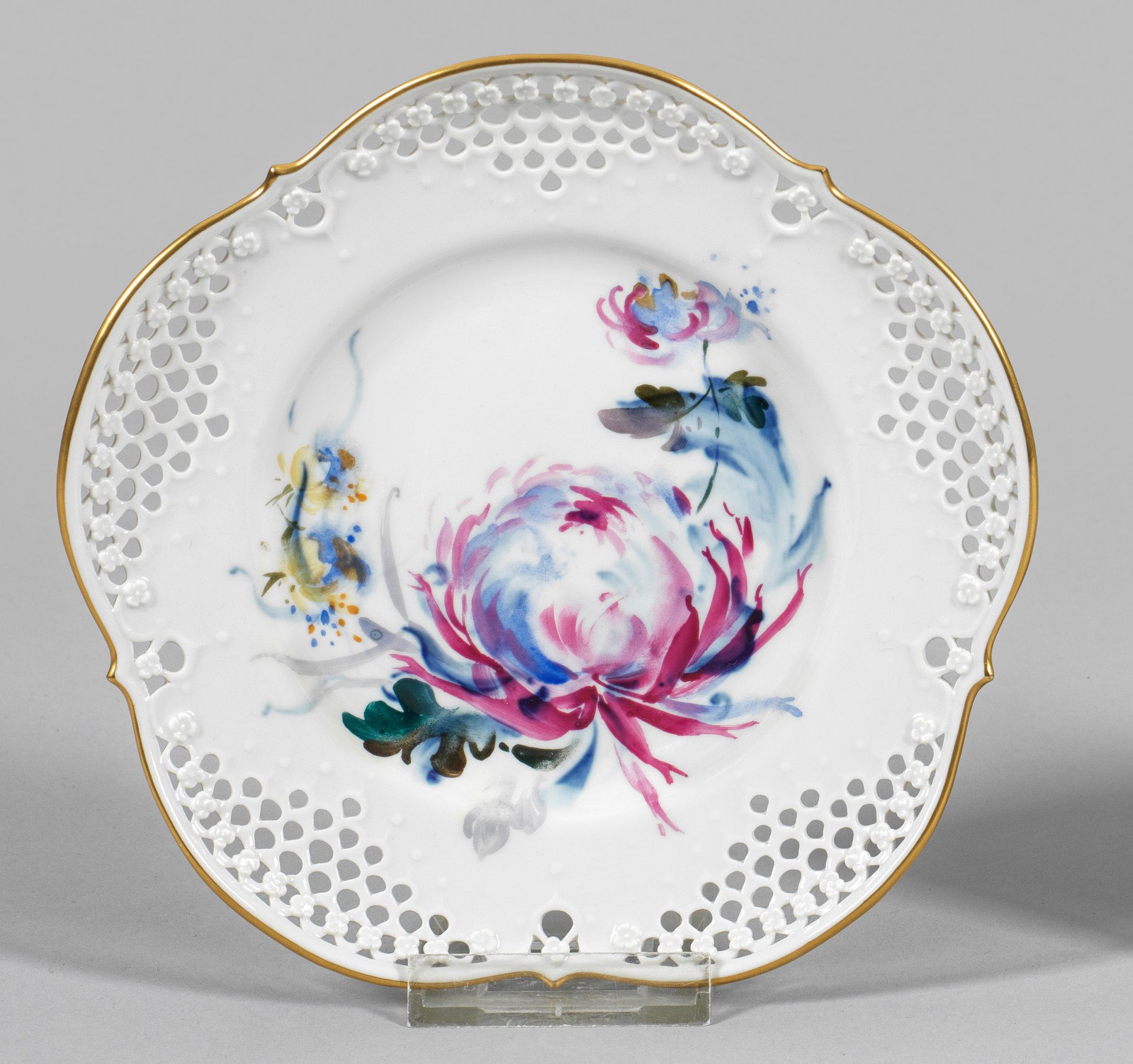 Null Confectionery plate with "Blue and colorful flower" decoration, "large cut-&hellip;