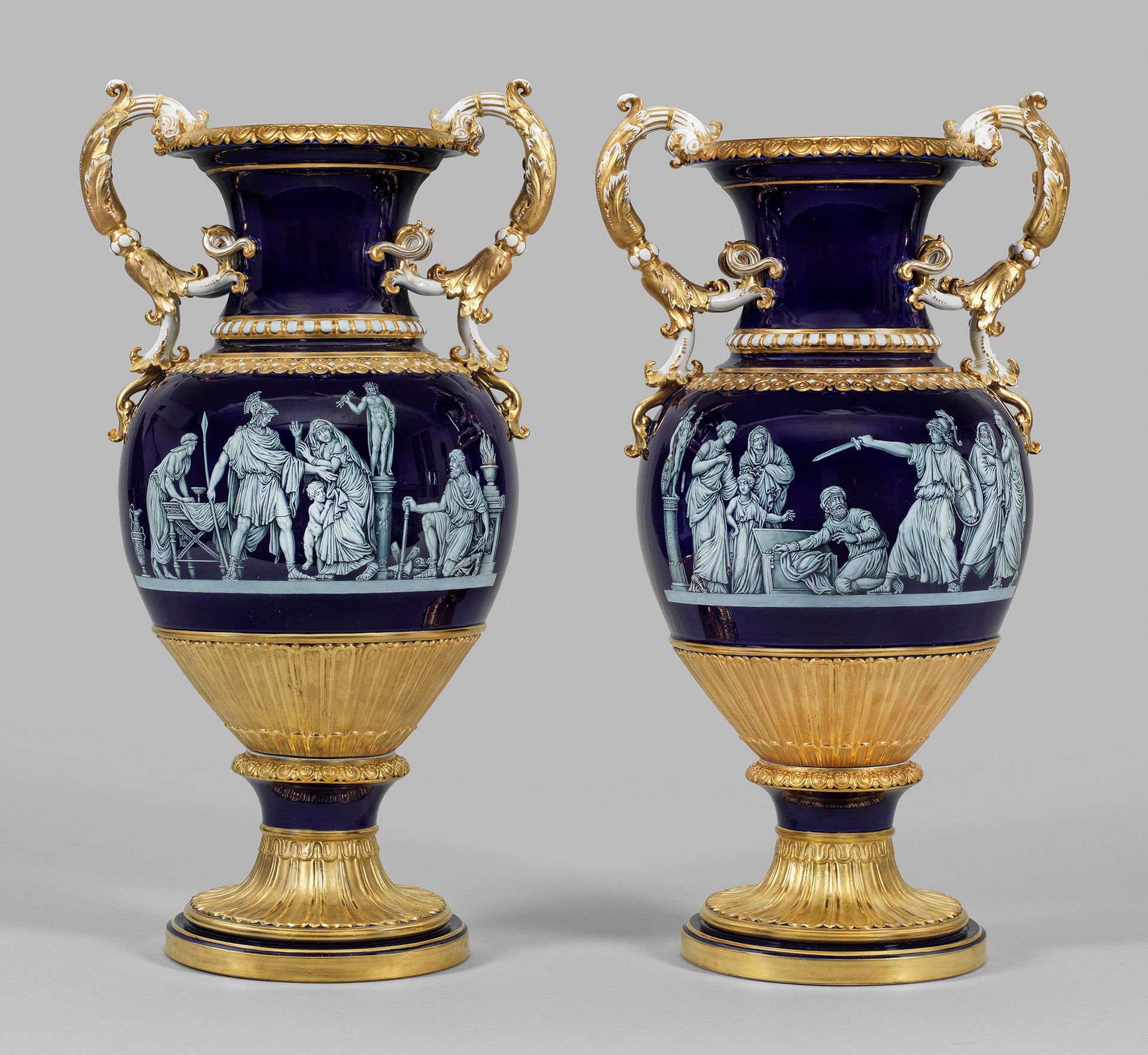 Null Paire de vases d'apparat Meissen avec émail de Limoges Sur un pied rond sur&hellip;