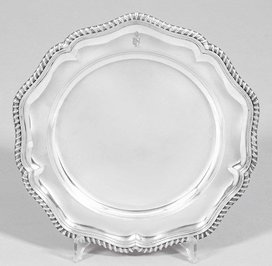 Null A heavy armorial plate from the extensive dinner service of the Lehmann fam&hellip;