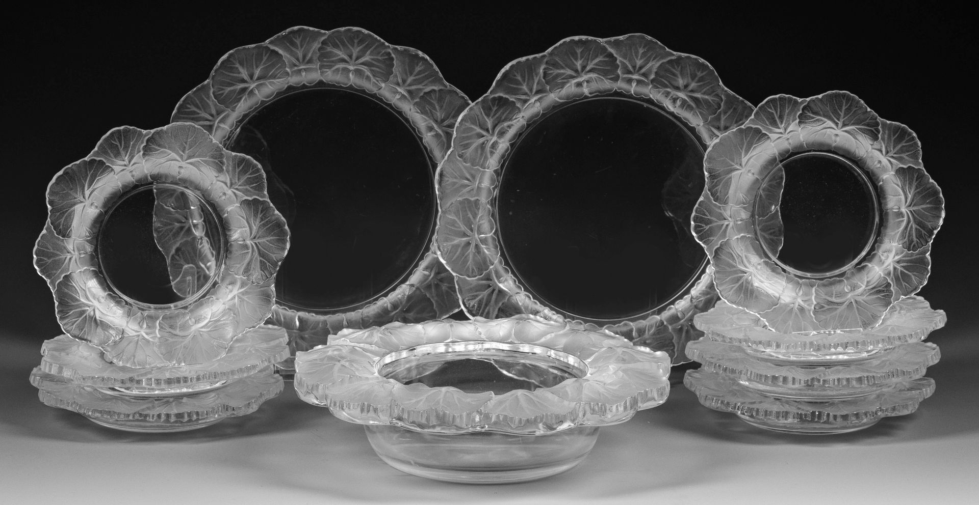 Null Lalique "Honfleur" dessert service, 10-piece; consisting of a bowl, two med&hellip;