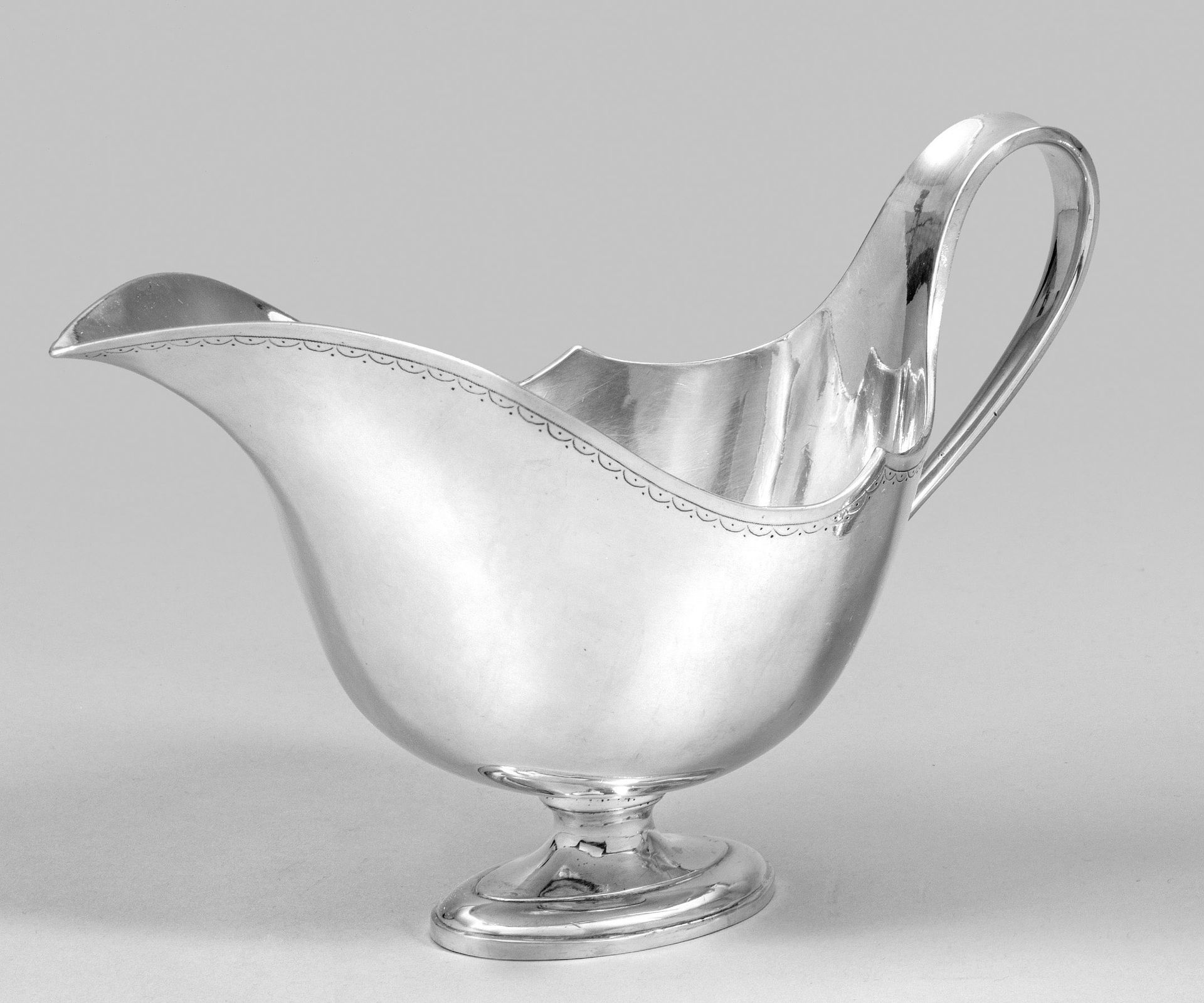 Null High-quality Empire silver sauce boat. Delicate oval stand rising in severa&hellip;