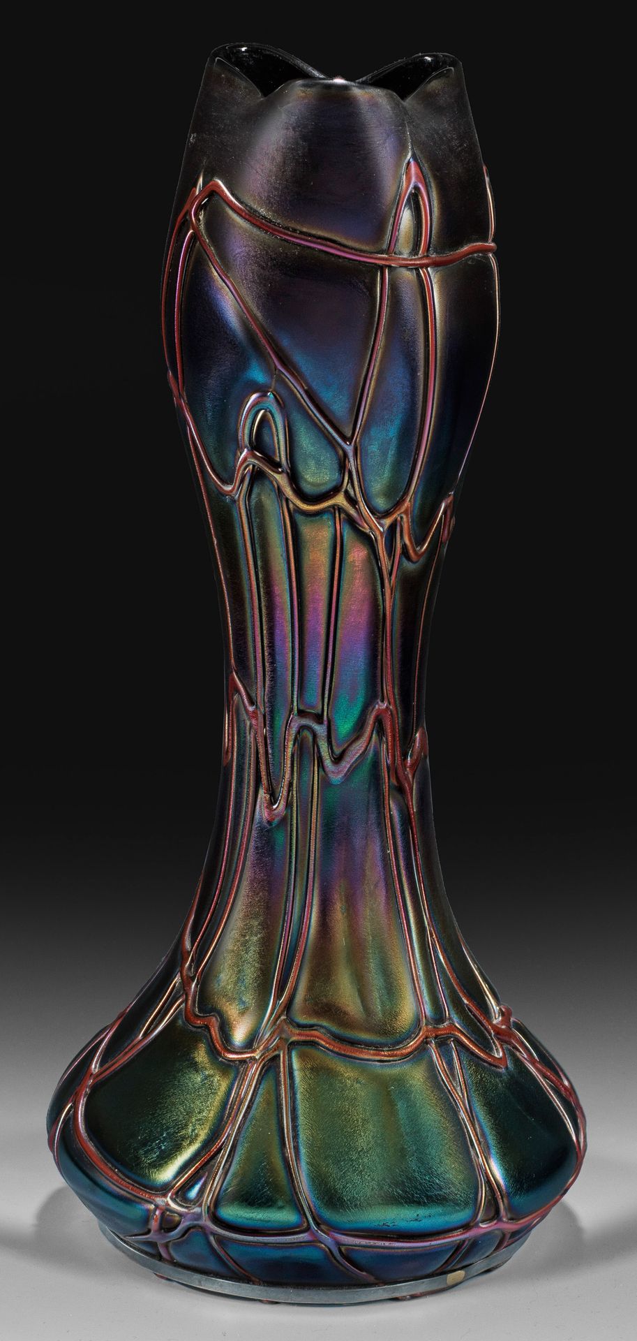 Null Grand vase Art Nouveau Forme évasée en dessous, col s'élargissant en massue&hellip;