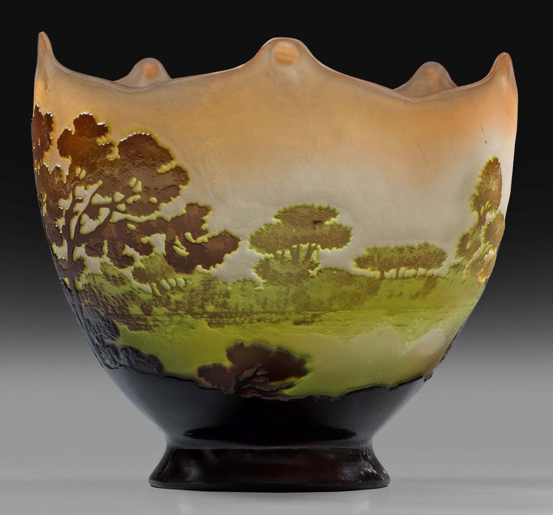 Null Vase décoratif avec paysage lacustre Sur un petit pied massif, corps en for&hellip;