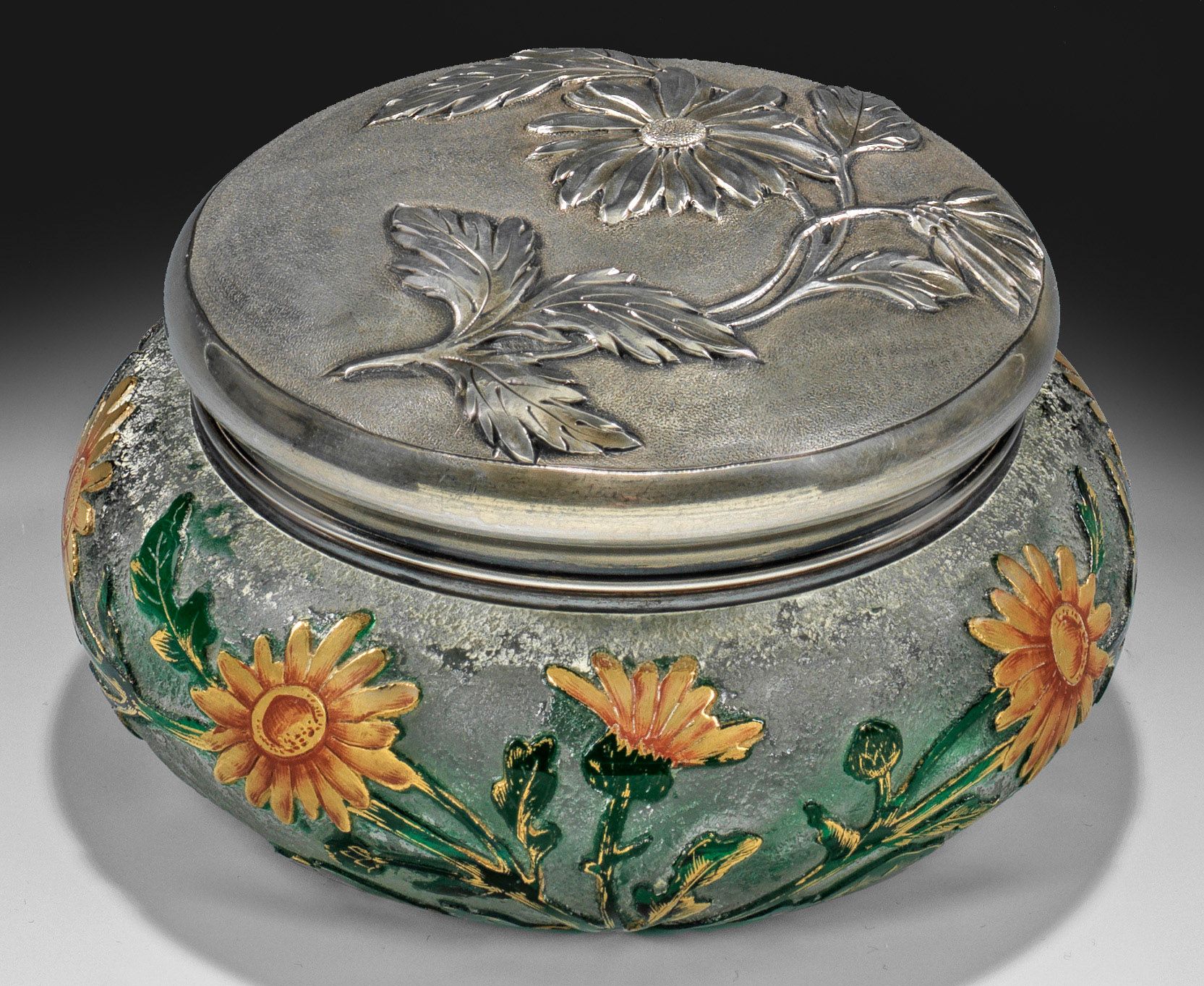 Null Decorative box by Daum Frères with silver lid Round, spherically pressed sh&hellip;