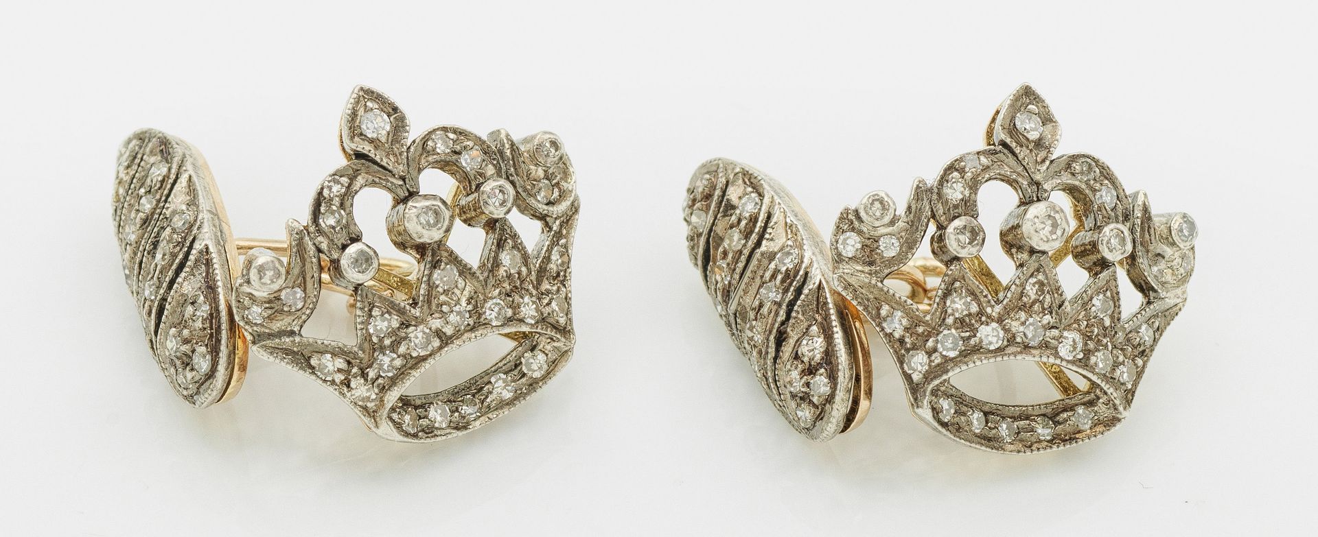 Null Pair of Belle Epoque diamond cufflinks, yellow gold, partly set with silver&hellip;