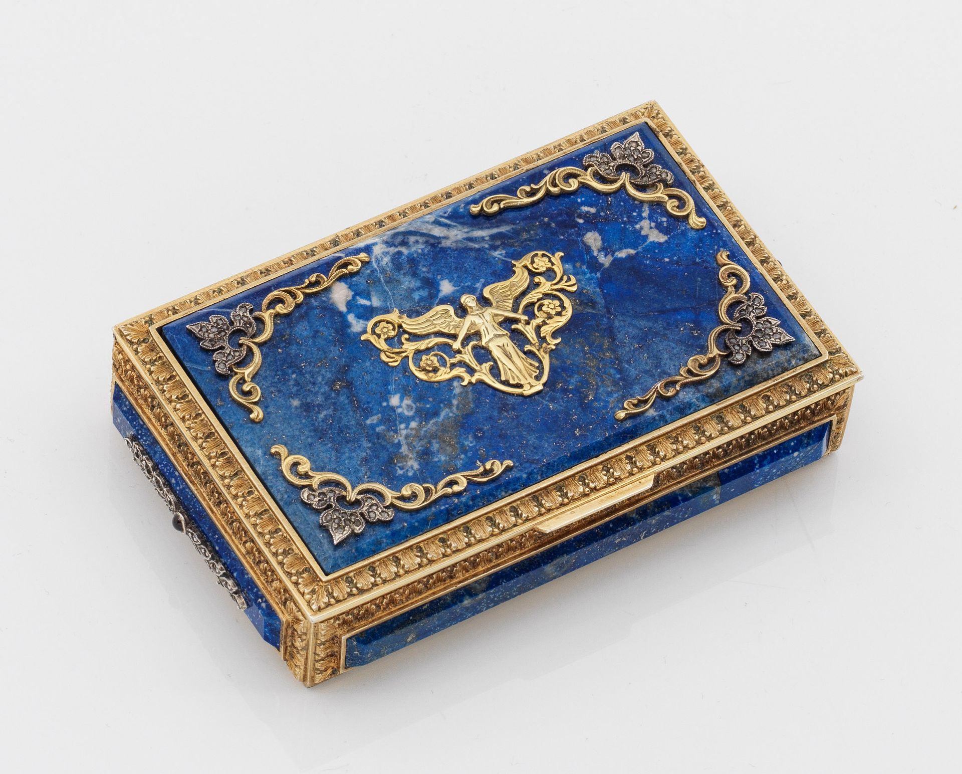 Null Magnífica caja decorativa al estilo de Karl Fabergé. En estuche original. P&hellip;
