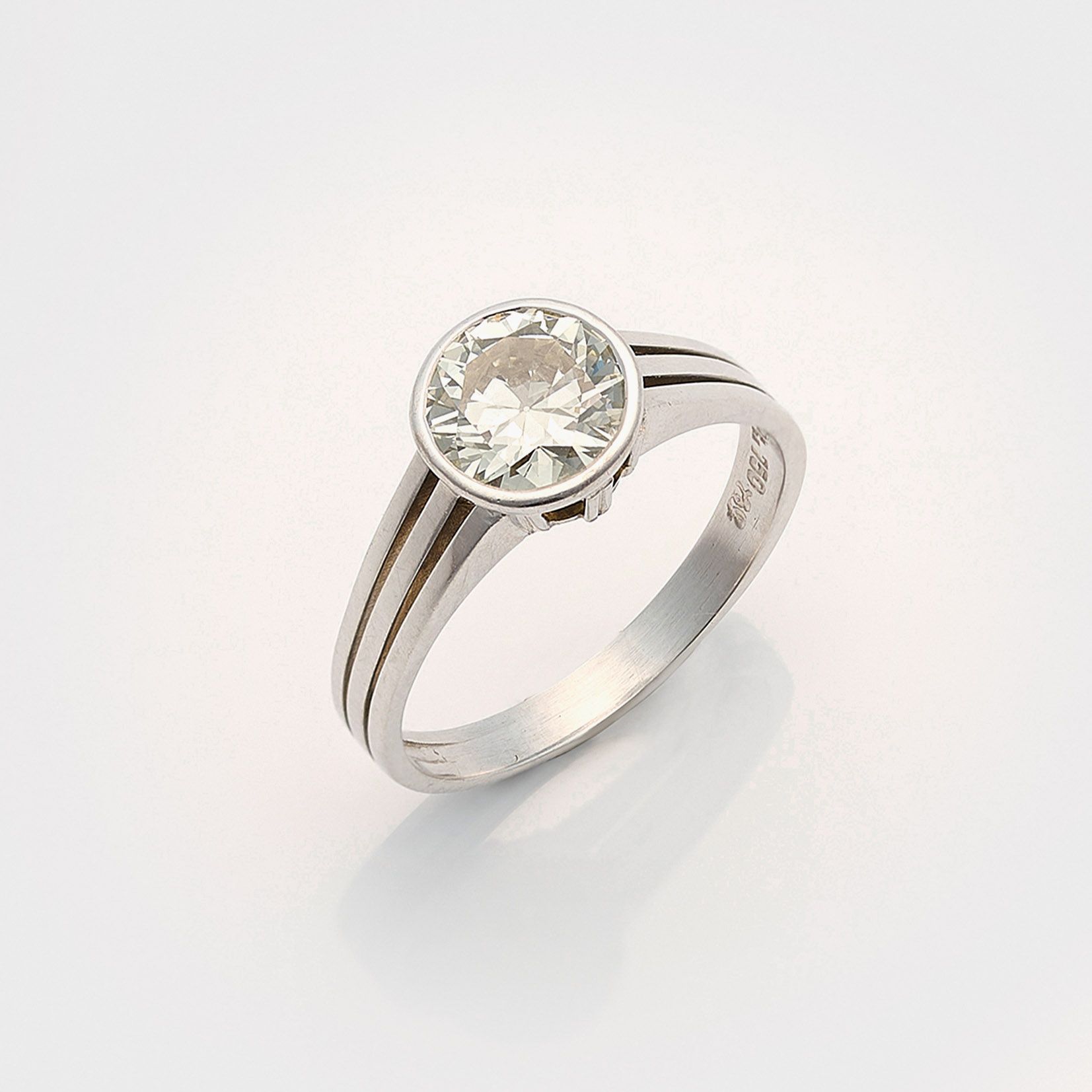 Null Bague diamant solitaire Art déco platine/or blanc, façonnée PT/750. Sertiss&hellip;