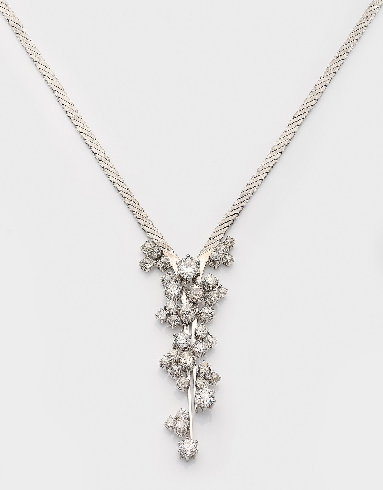 Null Elégant collier de diamants de Brinkmann & Lange, Brême Or blanc, taille 75&hellip;