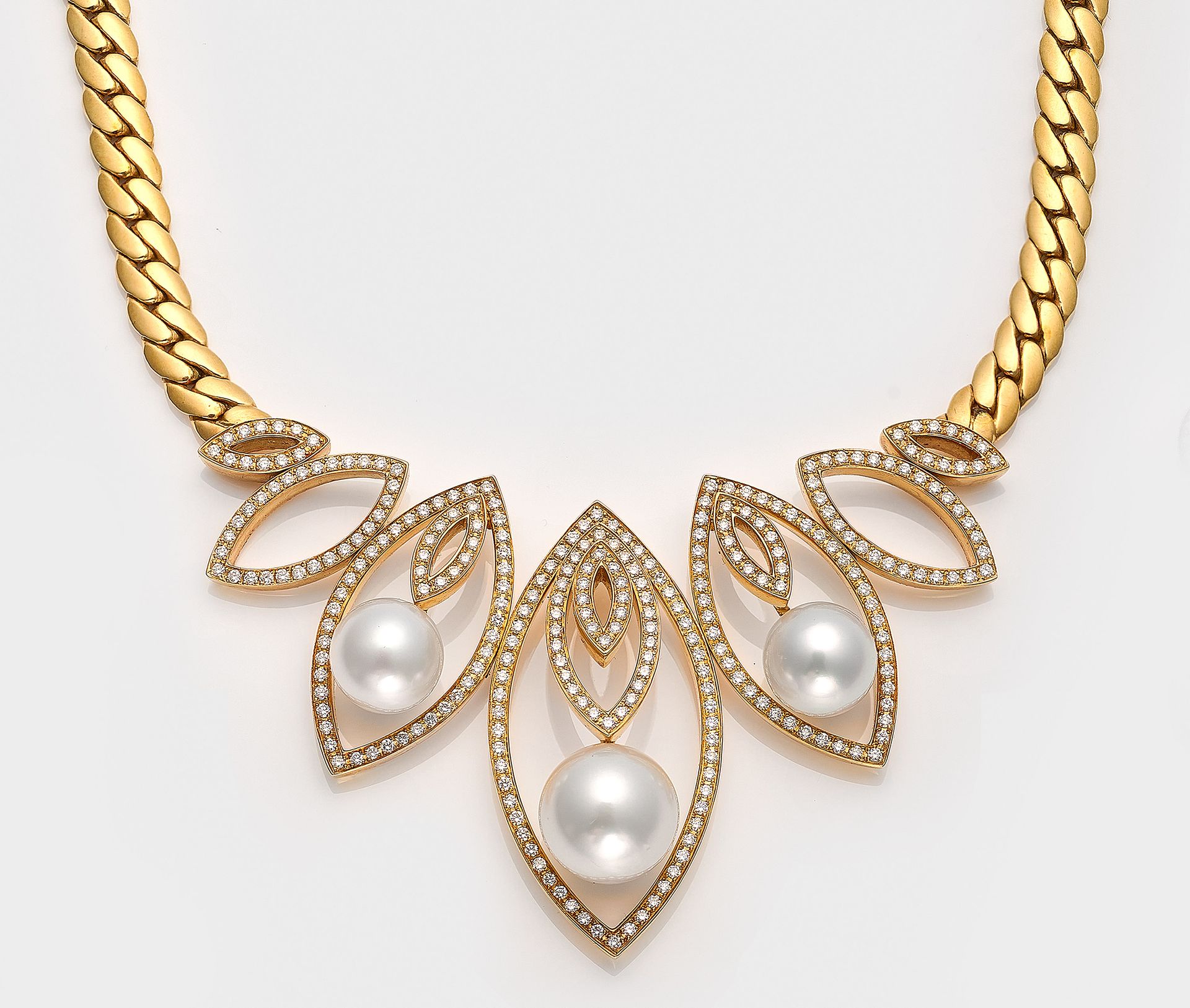 Null Representative South Sea pearl and brilliant-cut diamond necklace of light &hellip;