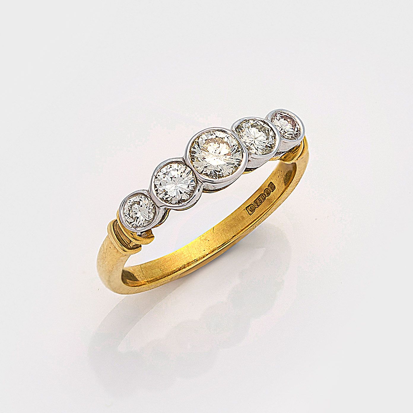 Null Bague classique en or jaune, taille 750, sertie de diamants de taille inter&hellip;