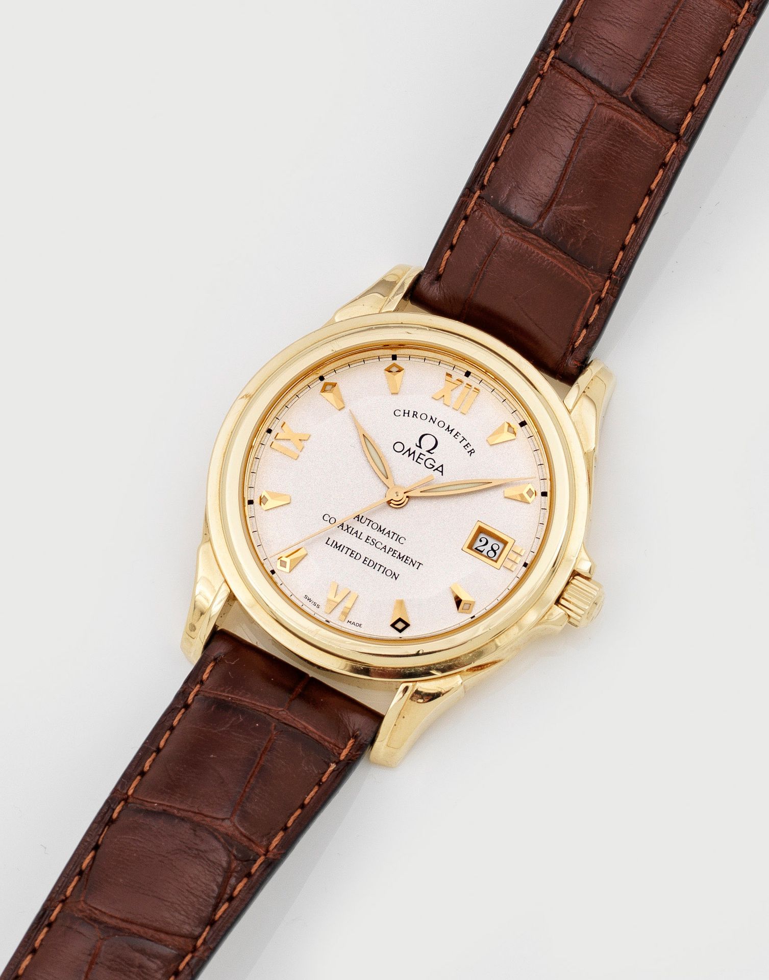 Null 欧米茄限量版腕表--"De Ville Prestige -Chronometer Co-Axial" （天文台同轴腕表
圆形模制表壳，银色纹理表盘，&hellip;