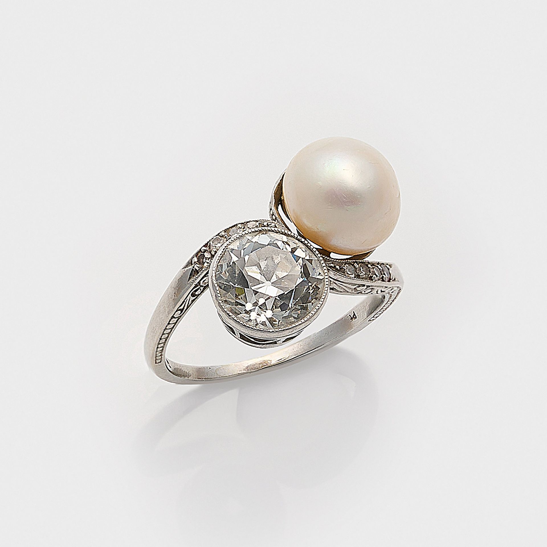 Null Bague en diamant Art Nouveau "Toi et Moi" avec perle d'Orient en platine. S&hellip;