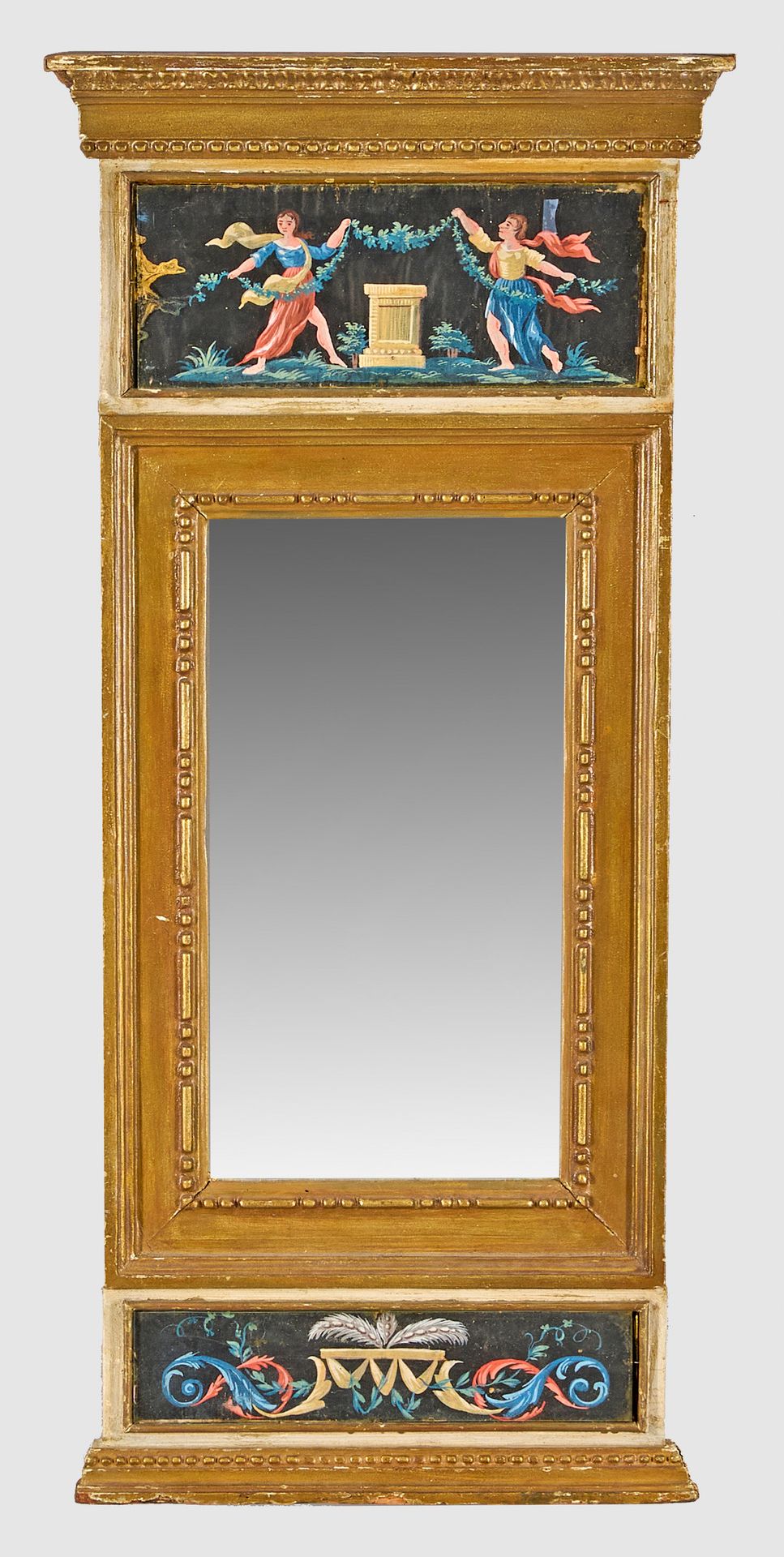Null 路易十六时期的木质壁镜，乳白色涂漆，部分镀金。长方形直镜框。宽阔的檐口上饰有釉面多色图案，描绘了两个手持花环的舞者，檐口上饰有狭长的模制飞檐。相应的下&hellip;