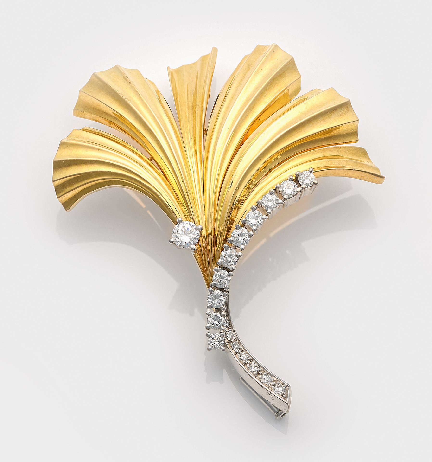 Null Broche décorative en or jaune, taille 750, ornée de divers diamants d'un to&hellip;