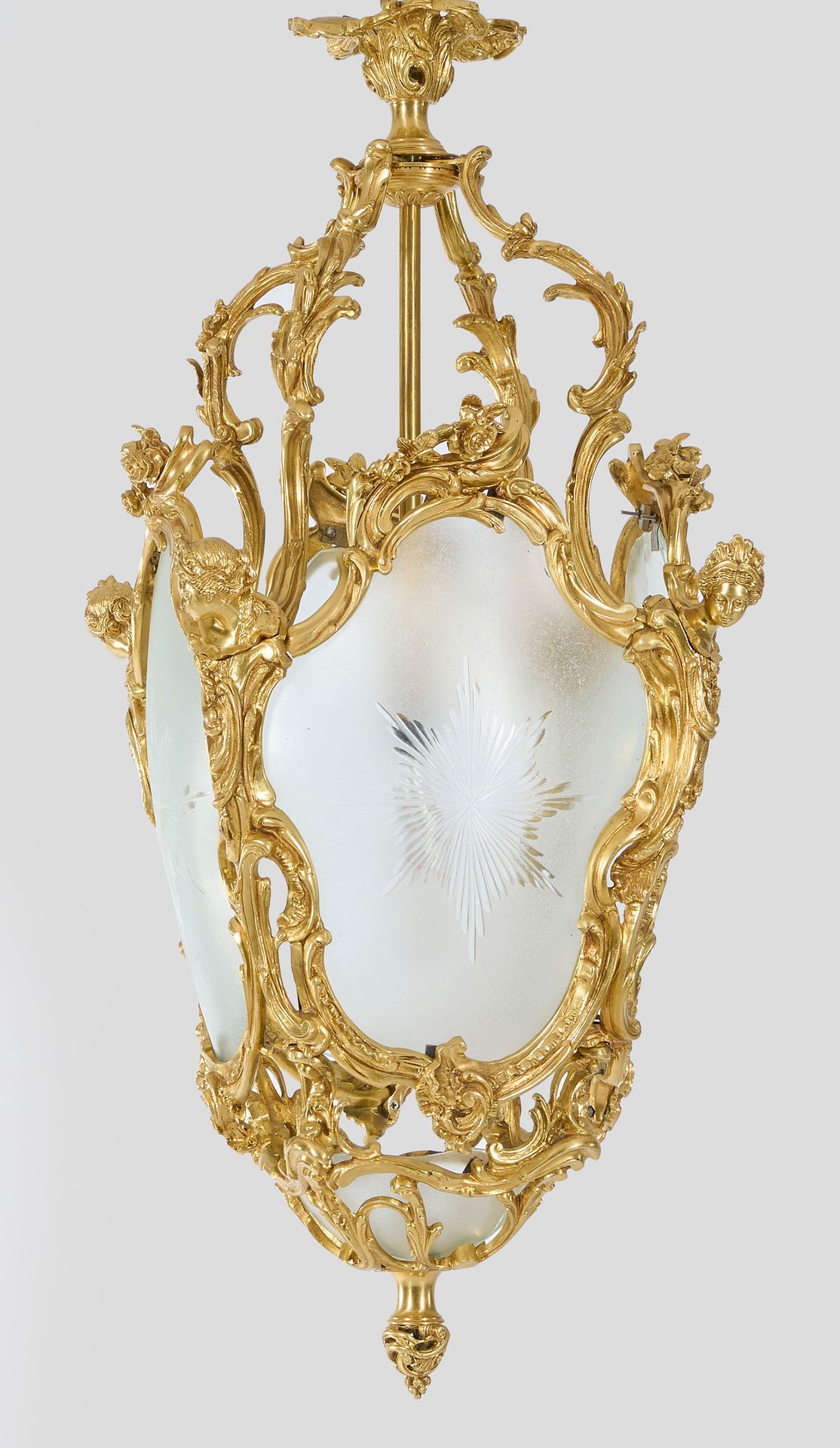 Null Grande plafoniera in stile rococò, a 1 luce; bronzo, vetro dorato e incolor&hellip;