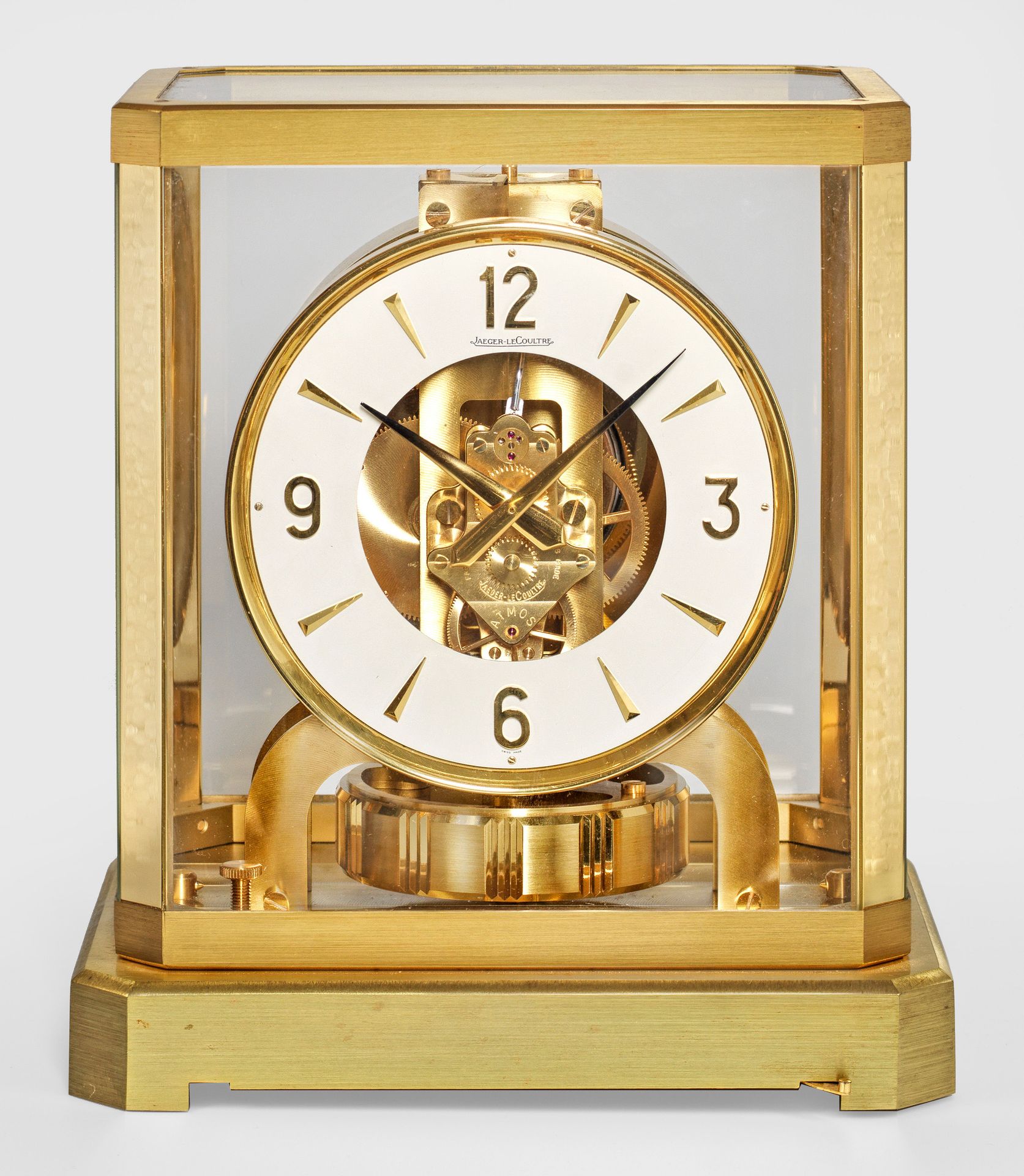 Null Horloge de table ATMOS de Jaeger LeCoultre, dite "Pendule Perpétuelle". Lai&hellip;