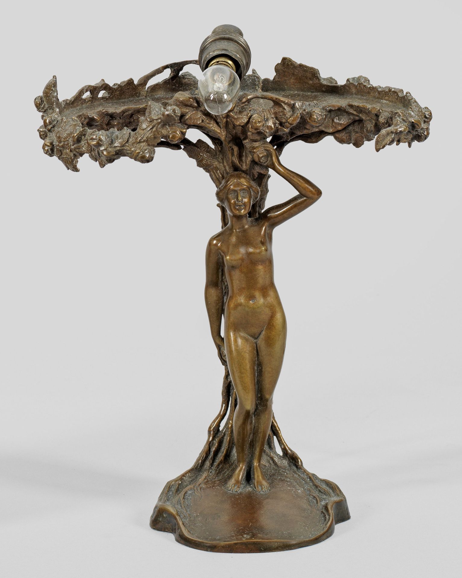 Null Rudolf Marschall (1873 Vienne - 1967 ibidem)
Lampe de table figurative Art &hellip;