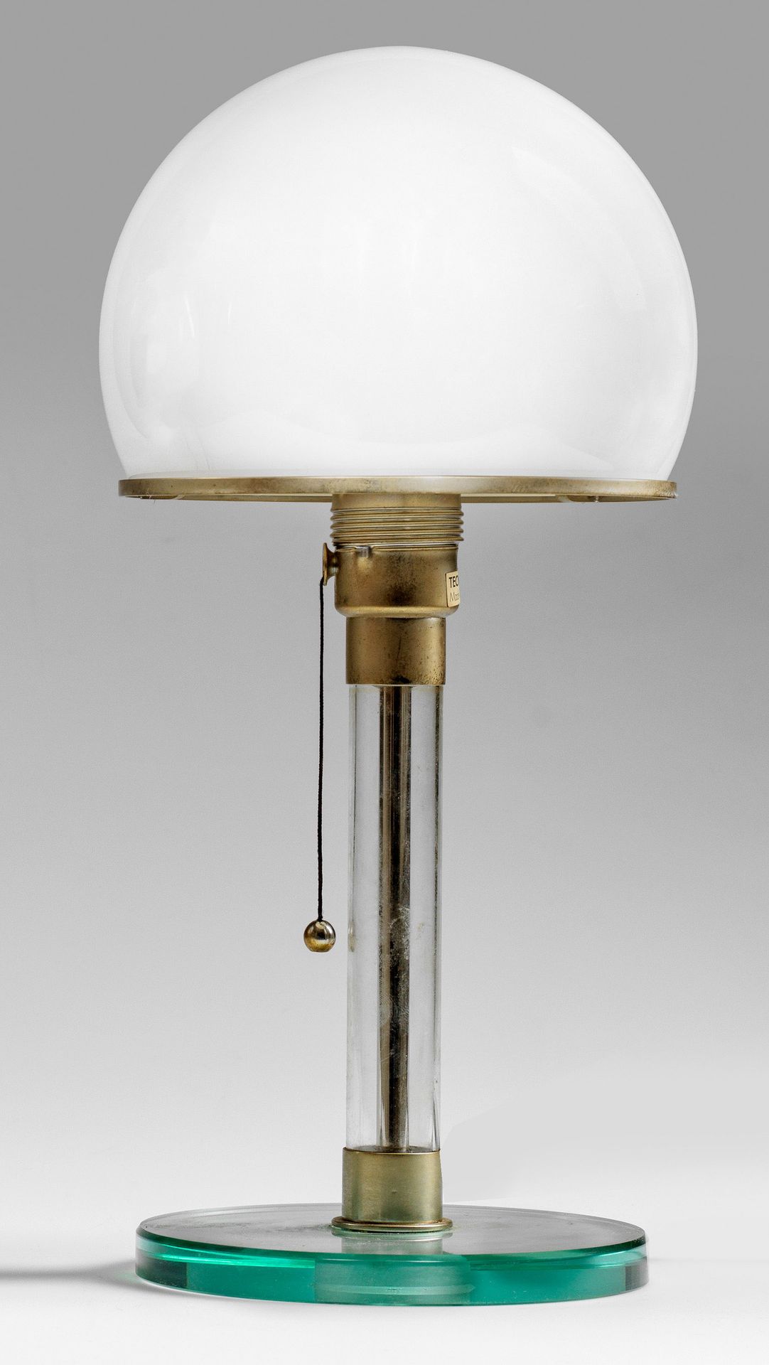 Null Lampe de table Bauhaus "WG 24" de Wilhelm Wagenfeld, à 1 pied ; pied et tig&hellip;