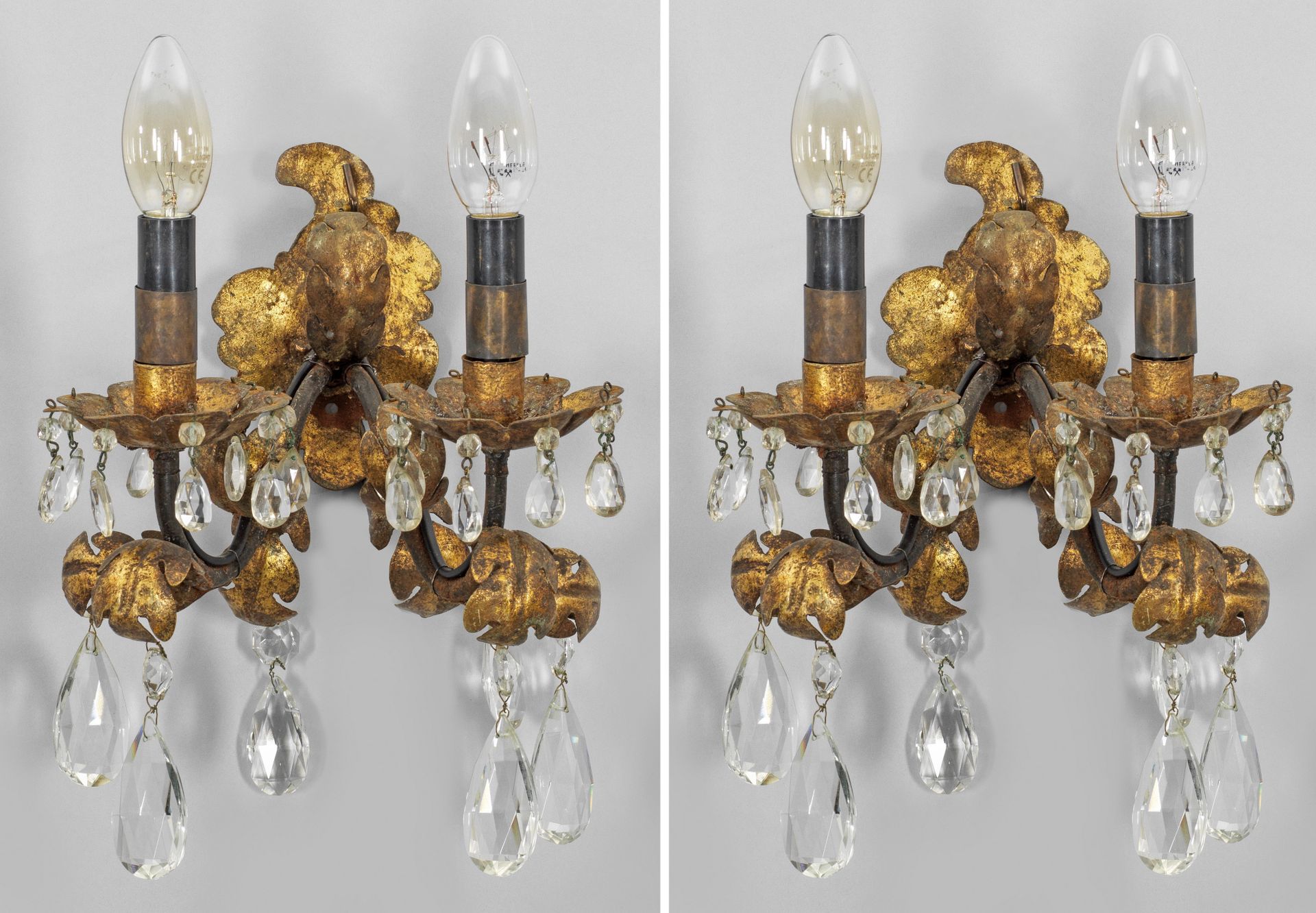 Null Pair of decorative 2-panel wall appliques; metal, gilded. Leaf-like wall sh&hellip;